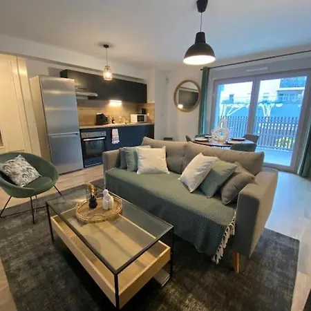 T3 Moderne - Proche Tram - Parking Prive דירה *