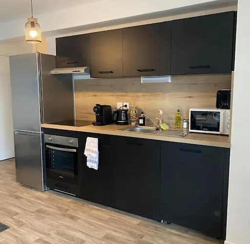 T3 Moderne - Proche Tram - Parking Prive Apartamento